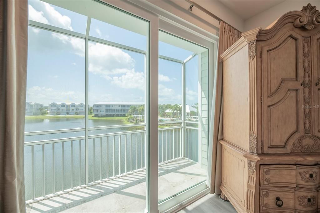 For Sale: $525,000 (3 beds, 3 baths, 2245 Square Feet)