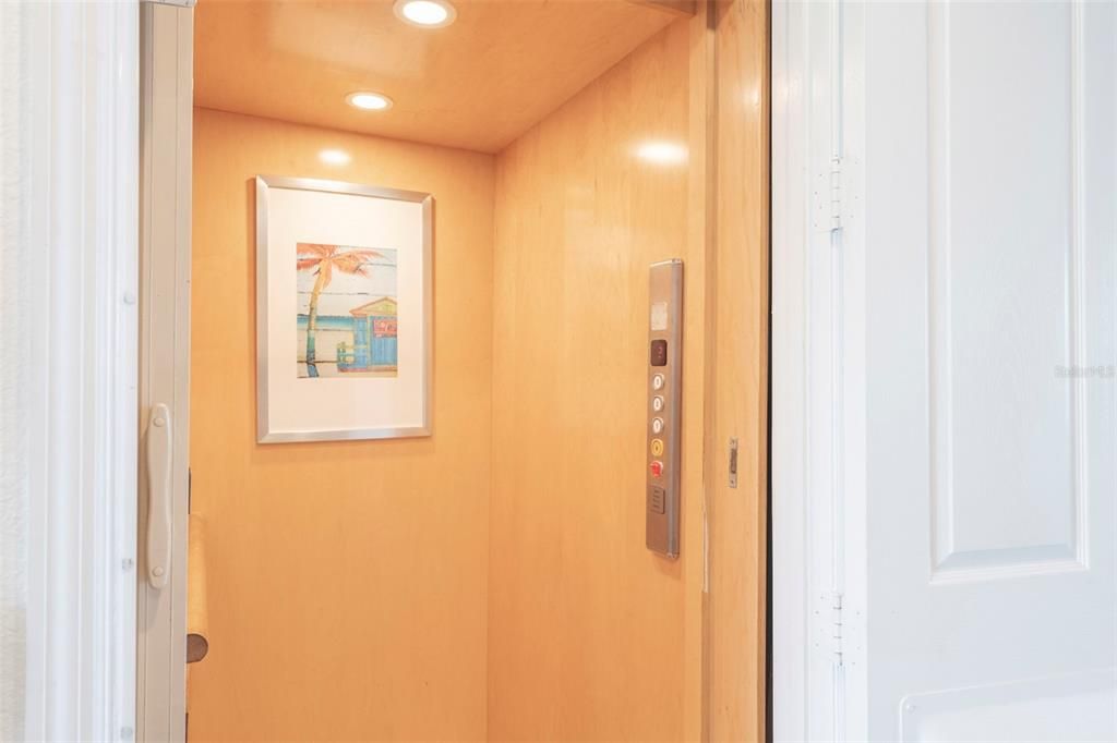For Sale: $525,000 (3 beds, 3 baths, 2245 Square Feet)