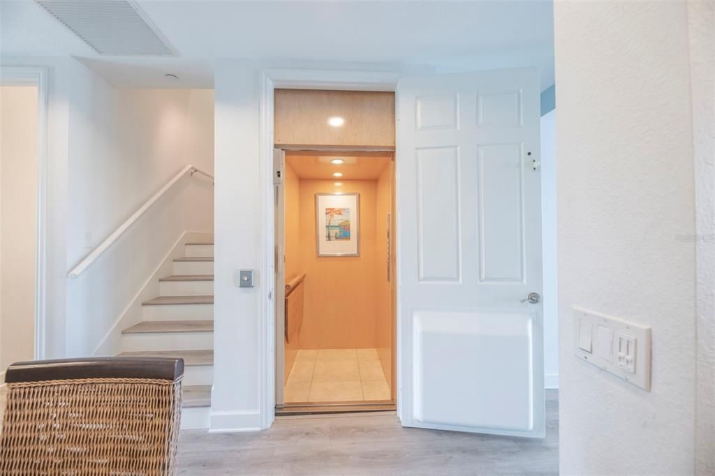 For Sale: $525,000 (3 beds, 3 baths, 2245 Square Feet)