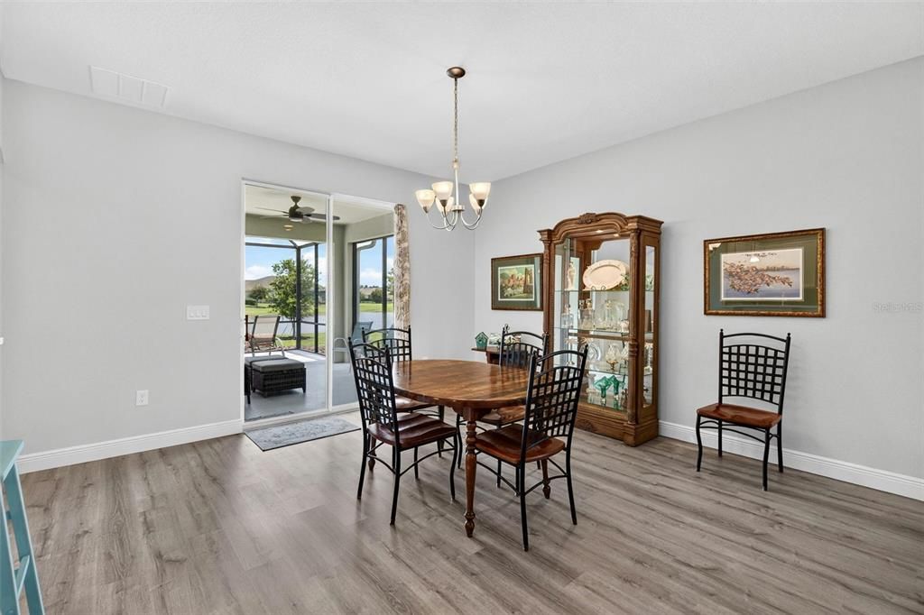 For Sale: $389,900 (4 beds, 2 baths, 1974 Square Feet)