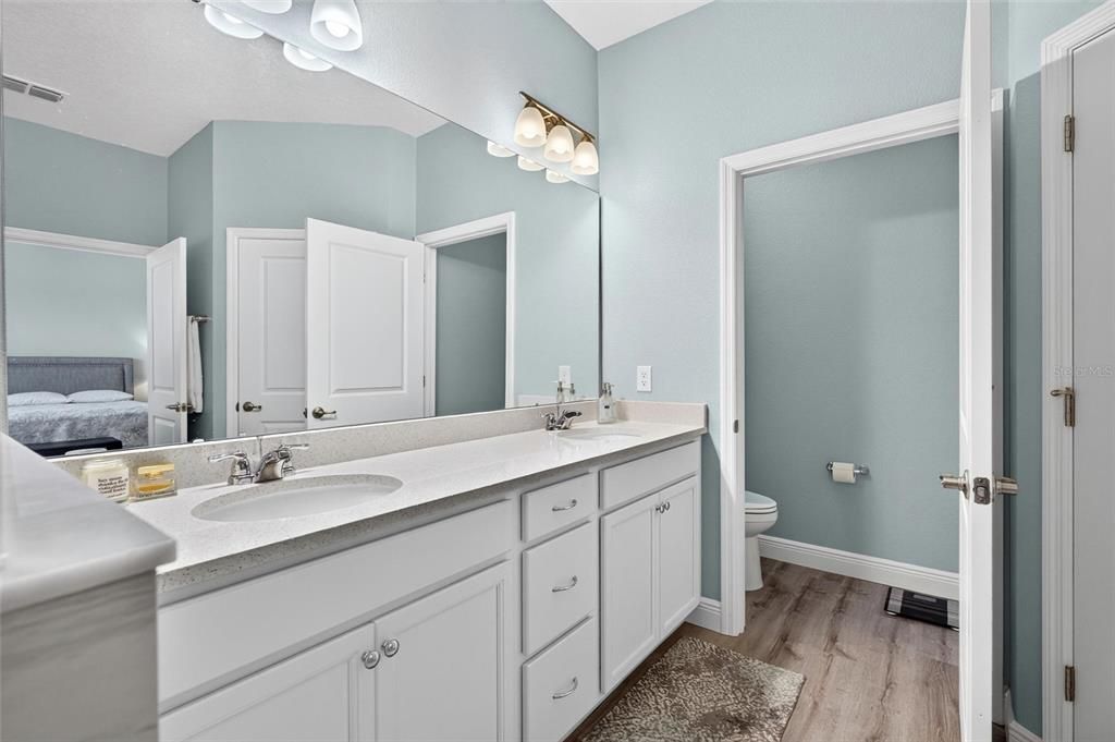 For Sale: $389,900 (4 beds, 2 baths, 1974 Square Feet)
