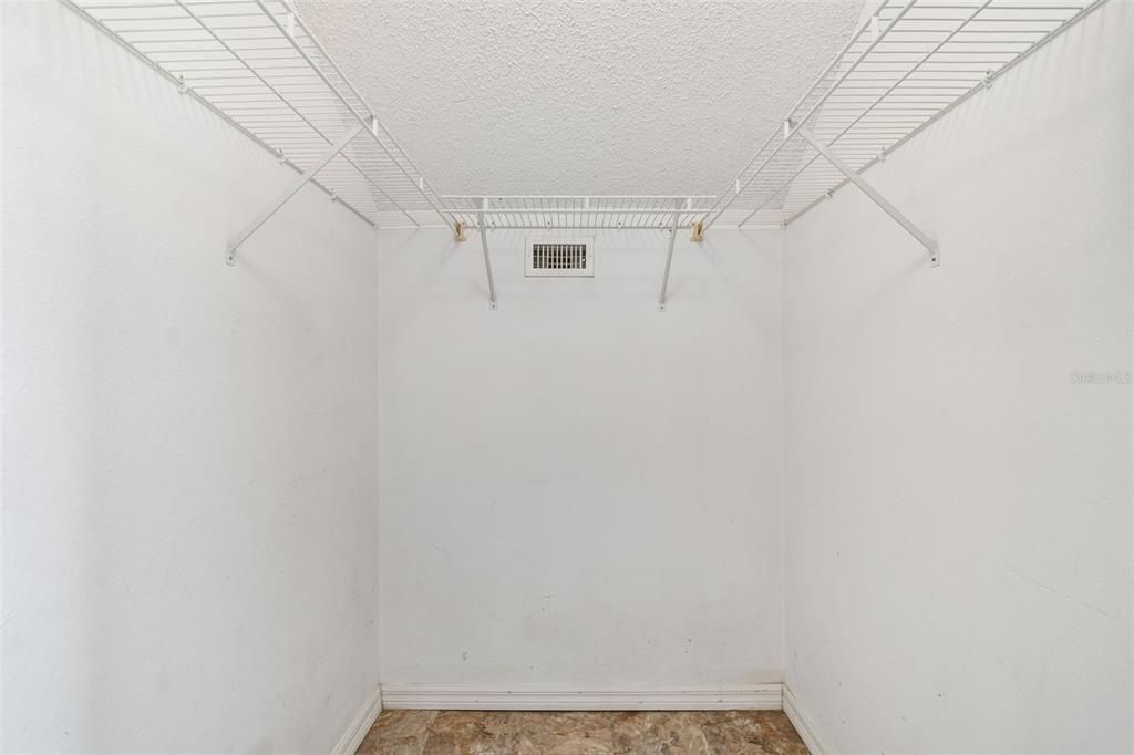 En Venta: $355,000 (3 camas, 2 baños, 1408 Pies cuadrados)