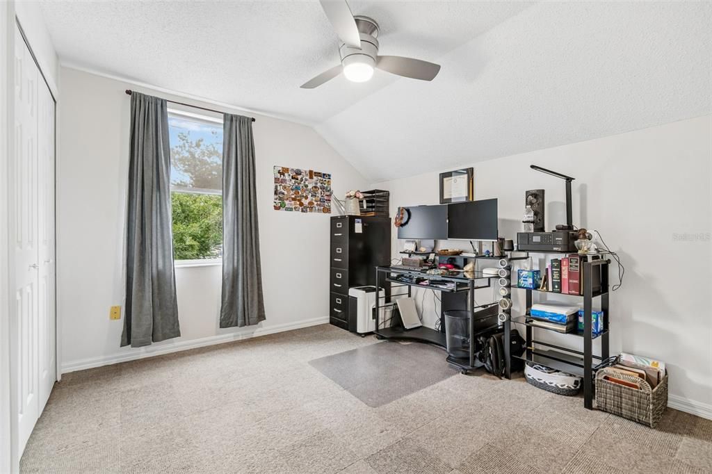 En Venta: $355,000 (3 camas, 2 baños, 1408 Pies cuadrados)