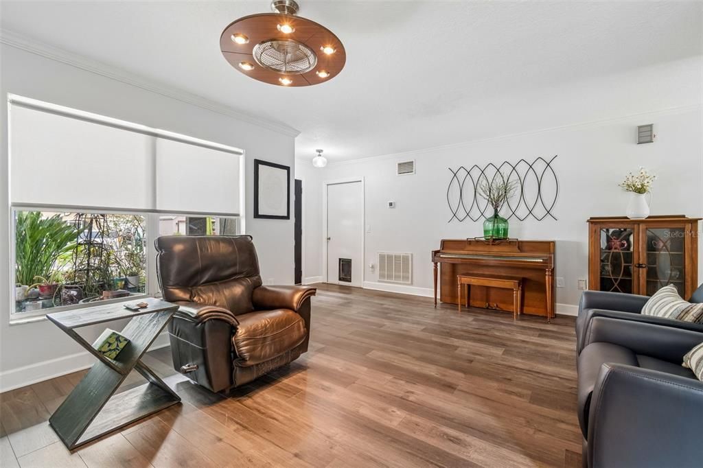 En Venta: $355,000 (3 camas, 2 baños, 1408 Pies cuadrados)