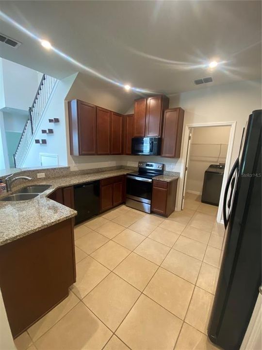 En Renta: $2,250 (3 camas, 2 baños, 1860 Pies cuadrados)