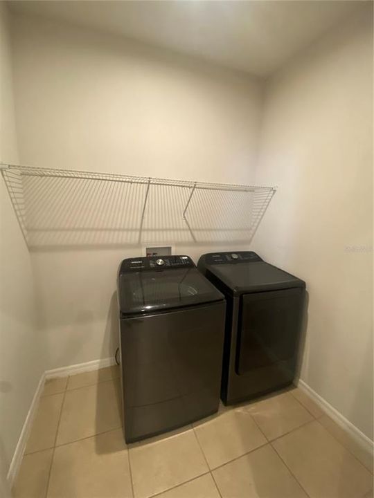 En Renta: $2,250 (3 camas, 2 baños, 1860 Pies cuadrados)