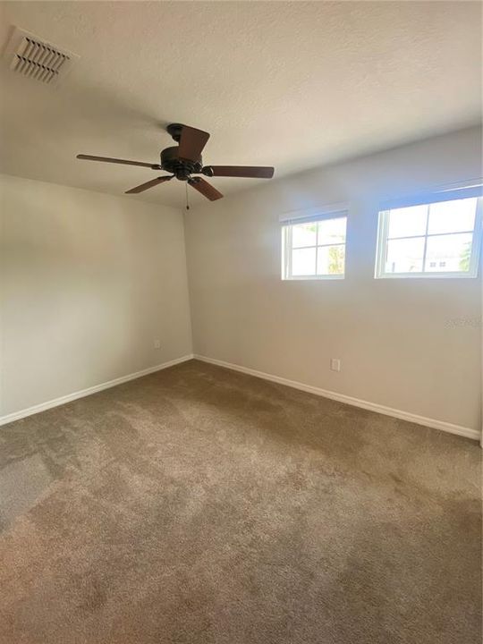En Renta: $2,250 (3 camas, 2 baños, 1860 Pies cuadrados)