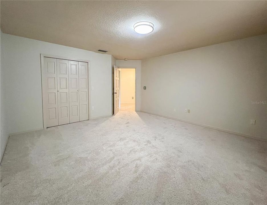 For Sale: $670,000 (3 beds, 2 baths, 2402 Square Feet)