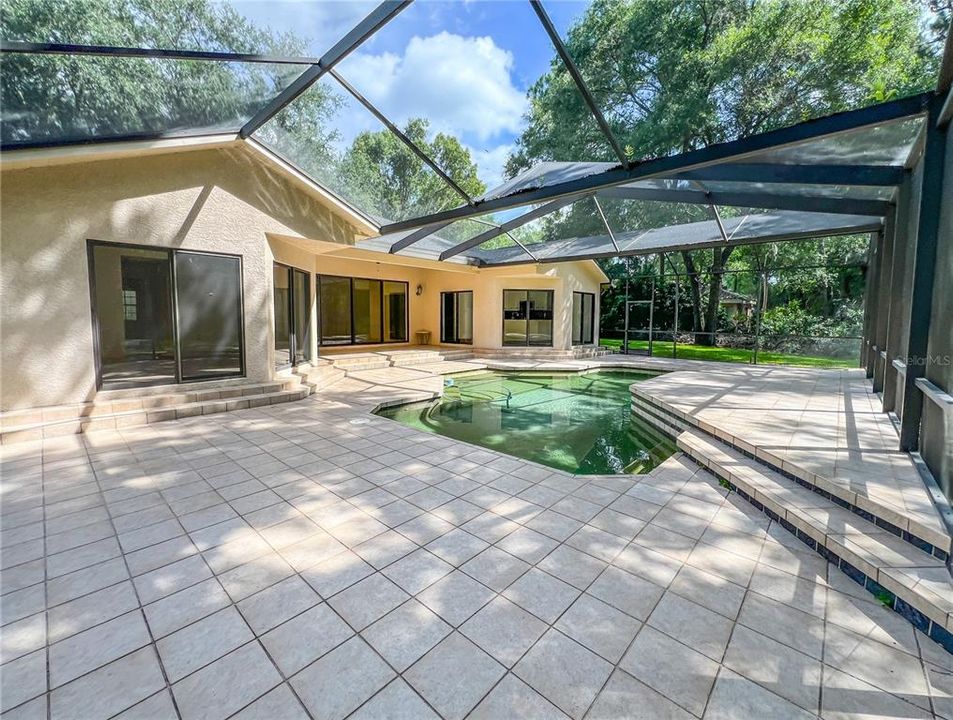 For Sale: $670,000 (3 beds, 2 baths, 2402 Square Feet)