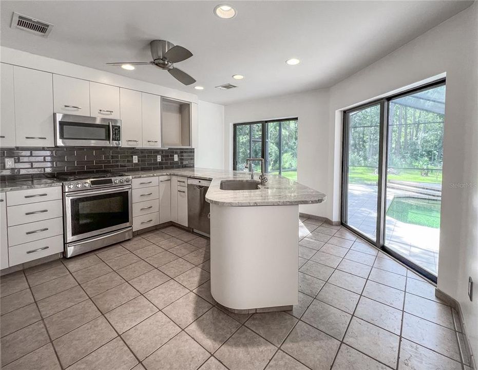 For Sale: $670,000 (3 beds, 2 baths, 2402 Square Feet)