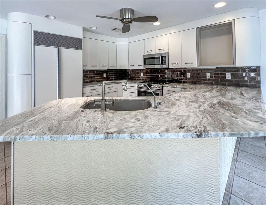 For Sale: $670,000 (3 beds, 2 baths, 2402 Square Feet)