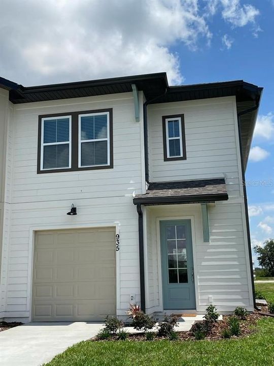 For Sale: $345,000 (3 beds, 2 baths, 1653 Square Feet)