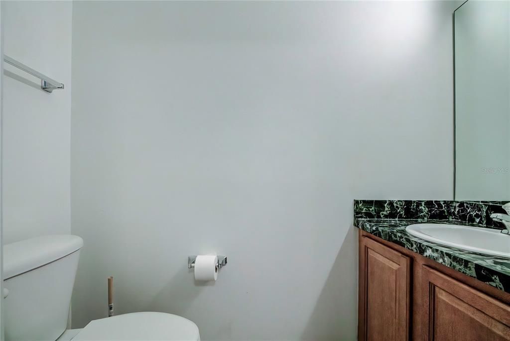 En Renta: $1,995 (2 camas, 2 baños, 1305 Pies cuadrados)