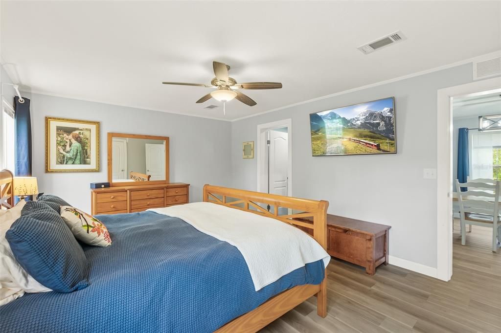For Sale: $389,000 (4 beds, 2 baths, 1844 Square Feet)