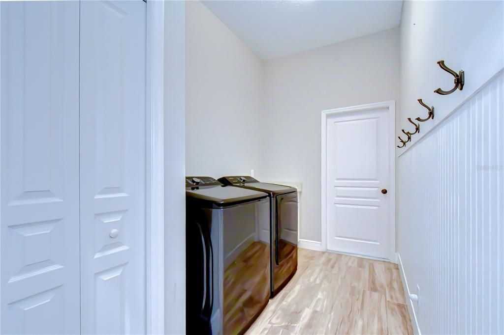 For Sale: $625,000 (3 beds, 2 baths, 2057 Square Feet)