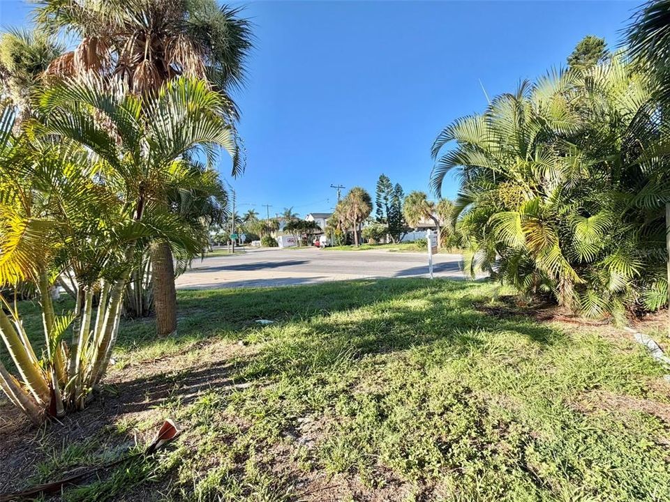 待售: $375,000 (0.15 acres)