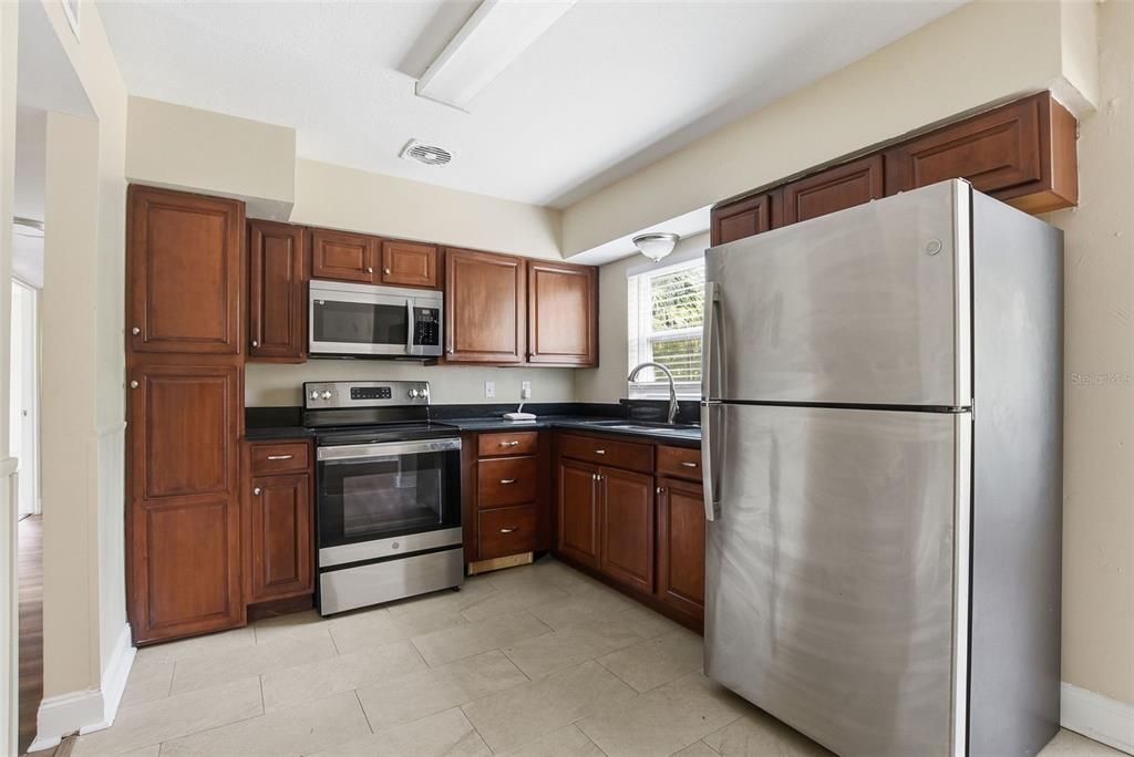 For Sale: $265,100 (3 beds, 2 baths, 1342 Square Feet)