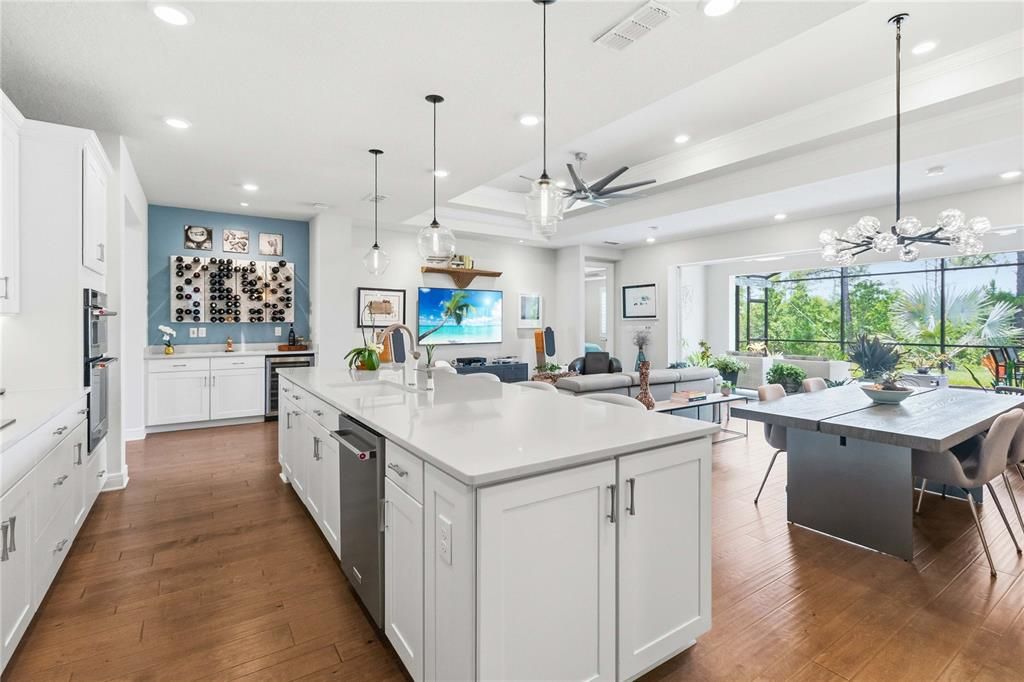 For Sale: $675,000 (2 beds, 2 baths, 2321 Square Feet)