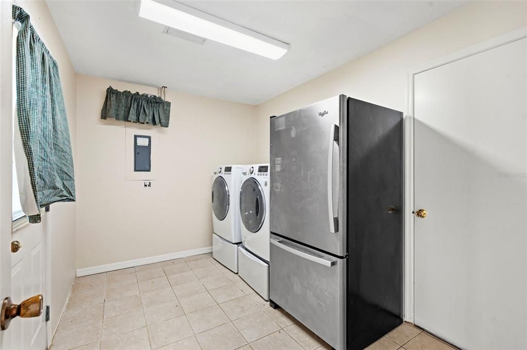 В аренду: $5,600 (3 спален, 2 ванн, 2240 Квадратных фут)