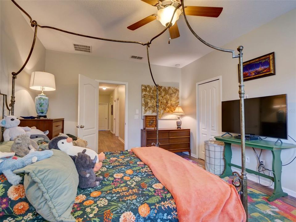 For Sale: $419,900 (3 beds, 2 baths, 1840 Square Feet)