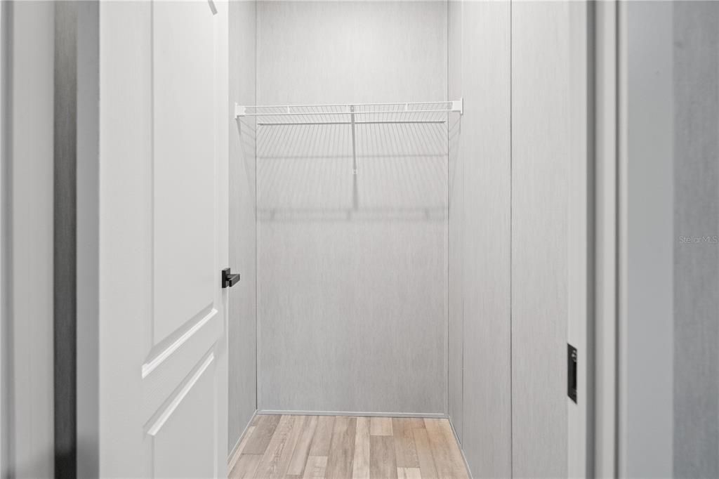For Sale: $294,000 (4 beds, 2 baths, 1560 Square Feet)