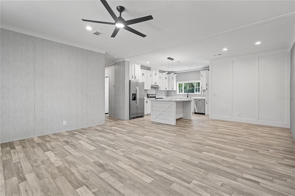 For Sale: $294,000 (4 beds, 2 baths, 1560 Square Feet)