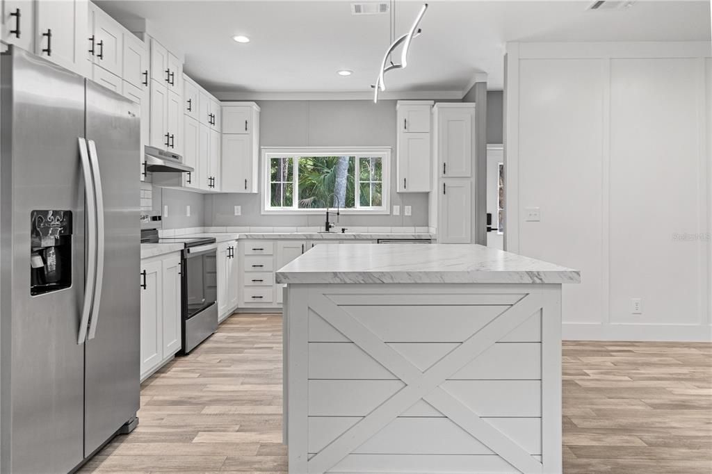 For Sale: $294,000 (4 beds, 2 baths, 1560 Square Feet)
