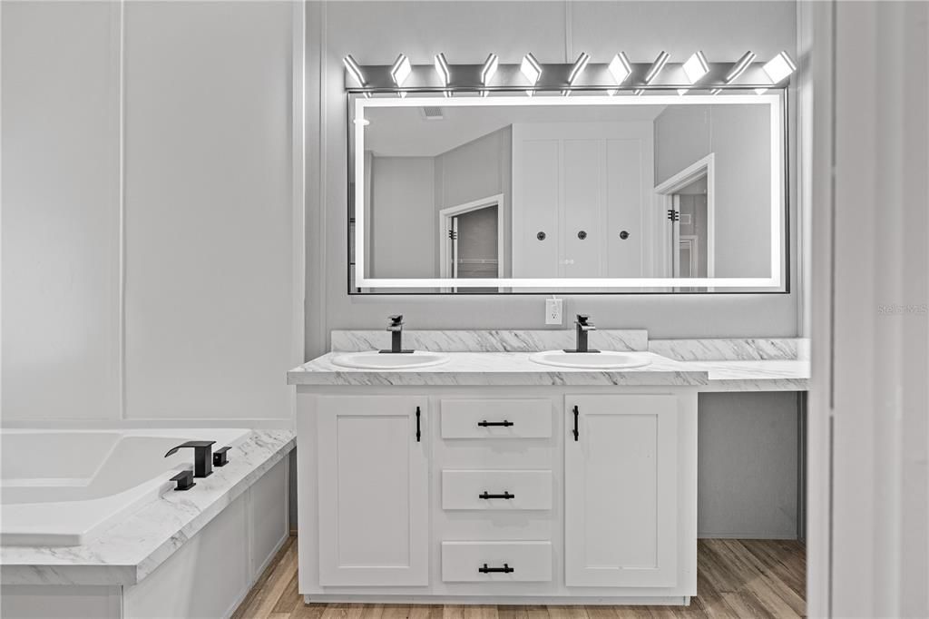 For Sale: $294,000 (4 beds, 2 baths, 1560 Square Feet)