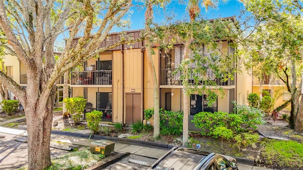For Sale: $125,900 (1 beds, 1 baths, 800 Square Feet)