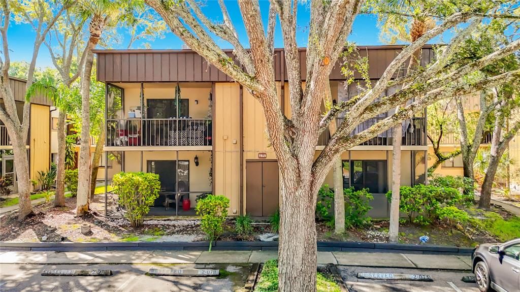 For Sale: $125,900 (1 beds, 1 baths, 800 Square Feet)