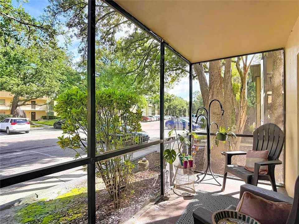 For Sale: $125,900 (1 beds, 1 baths, 800 Square Feet)