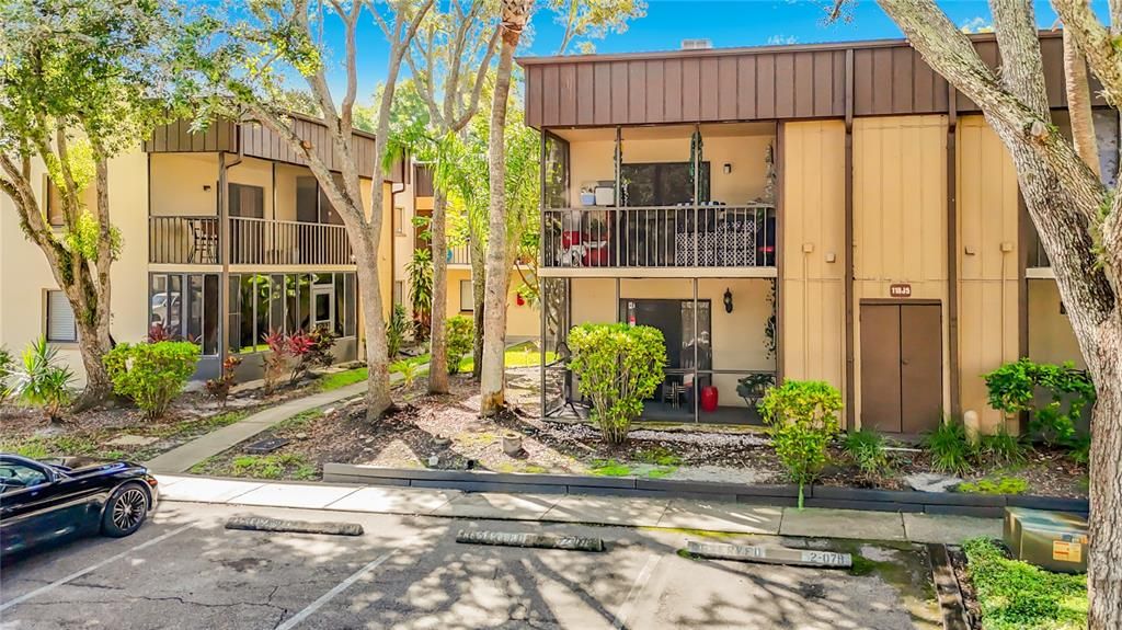 For Sale: $125,900 (1 beds, 1 baths, 800 Square Feet)