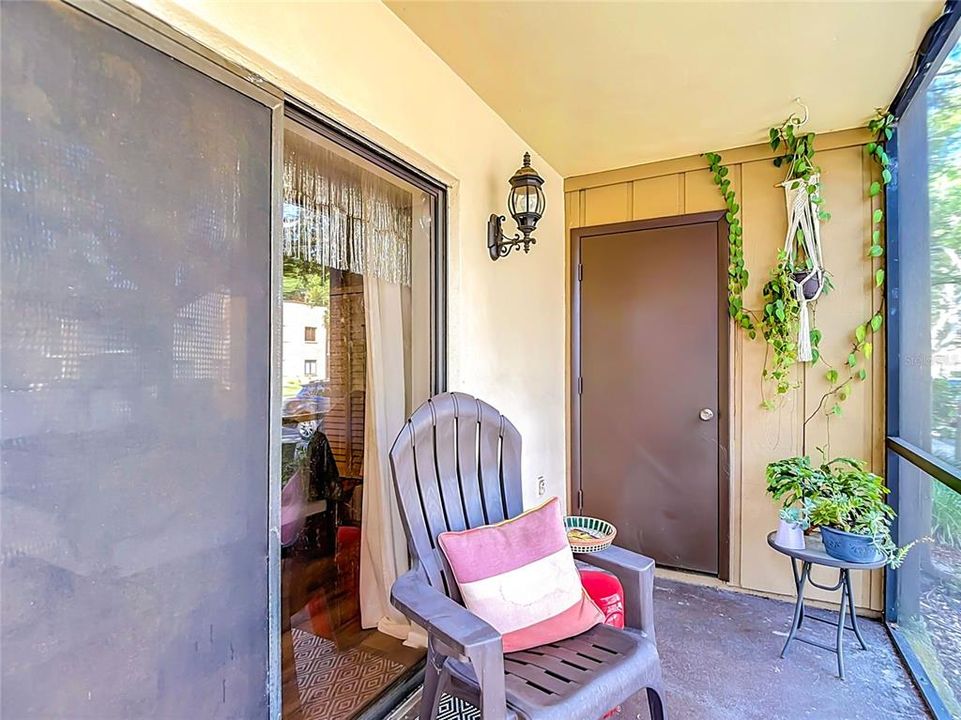 For Sale: $125,900 (1 beds, 1 baths, 800 Square Feet)