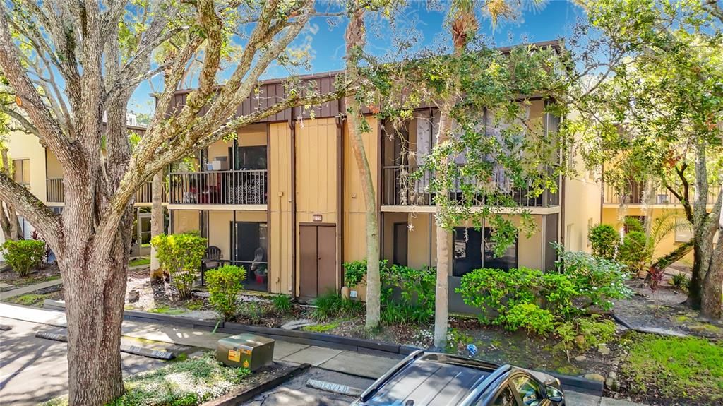 For Sale: $119,900 (1 beds, 1 baths, 800 Square Feet)