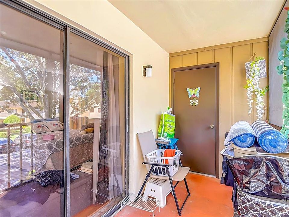 For Sale: $119,900 (1 beds, 1 baths, 800 Square Feet)
