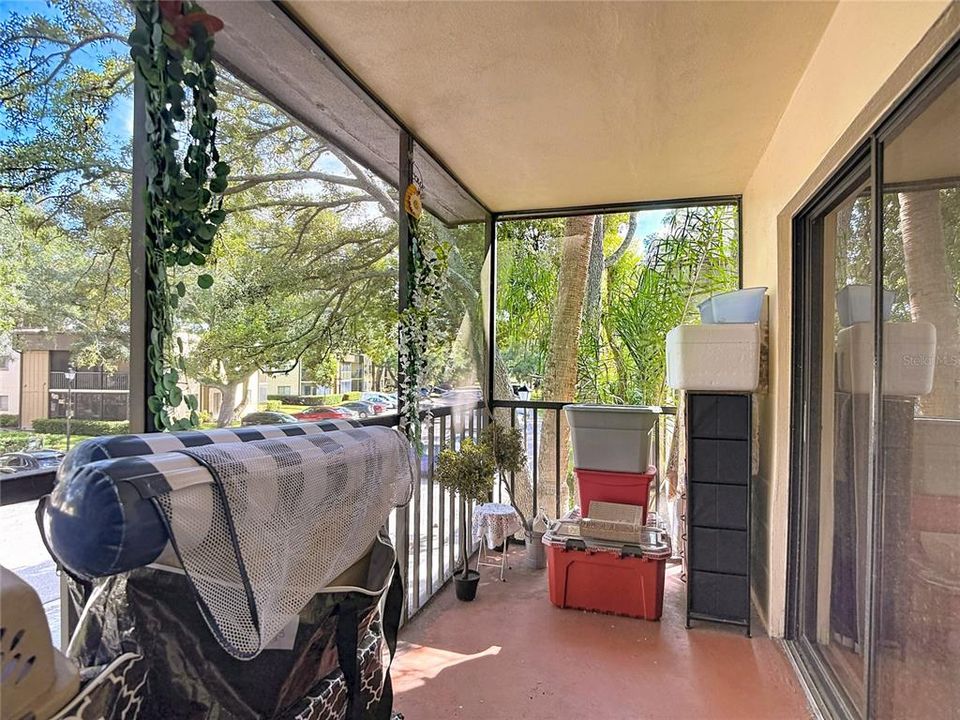For Sale: $119,900 (1 beds, 1 baths, 800 Square Feet)