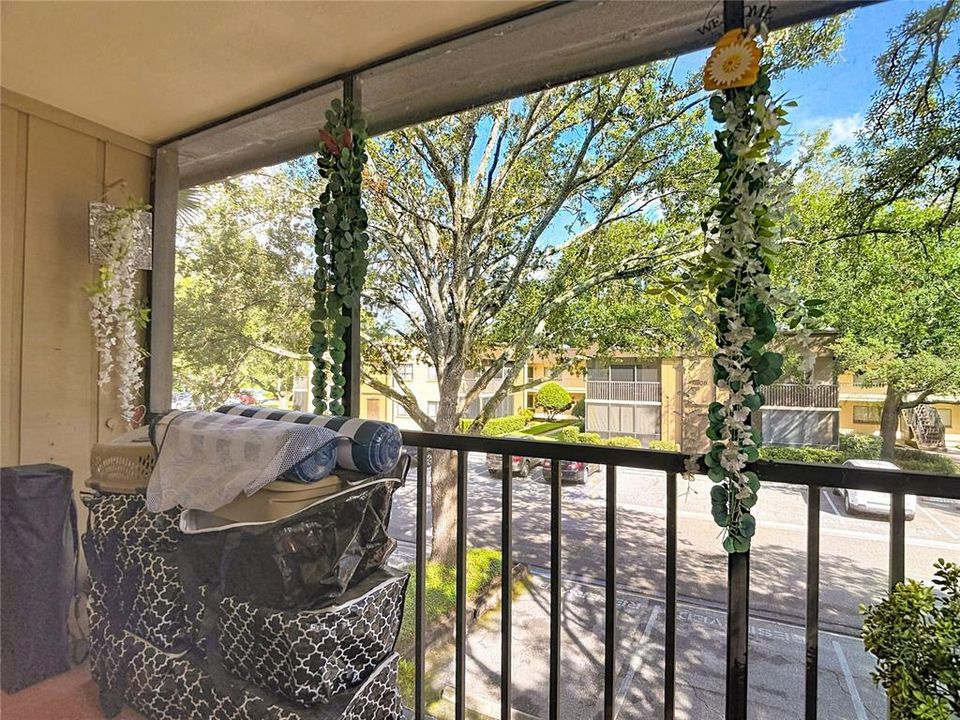 For Sale: $119,900 (1 beds, 1 baths, 800 Square Feet)