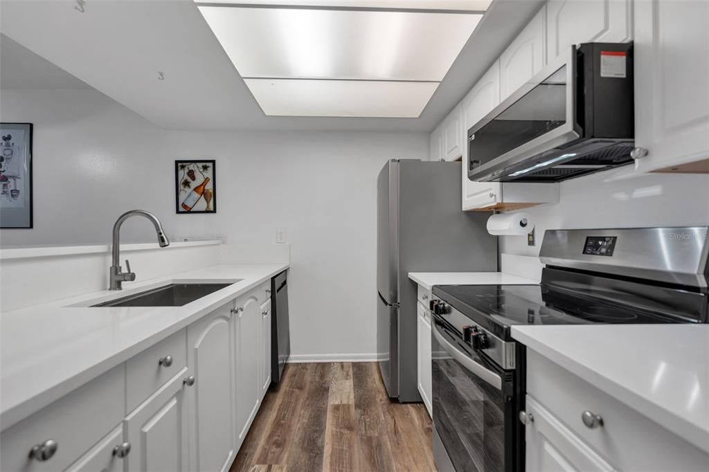 For Sale: $159,000 (2 beds, 2 baths, 1139 Square Feet)