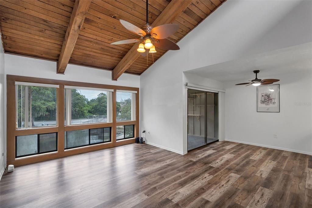 For Sale: $159,000 (2 beds, 2 baths, 1139 Square Feet)
