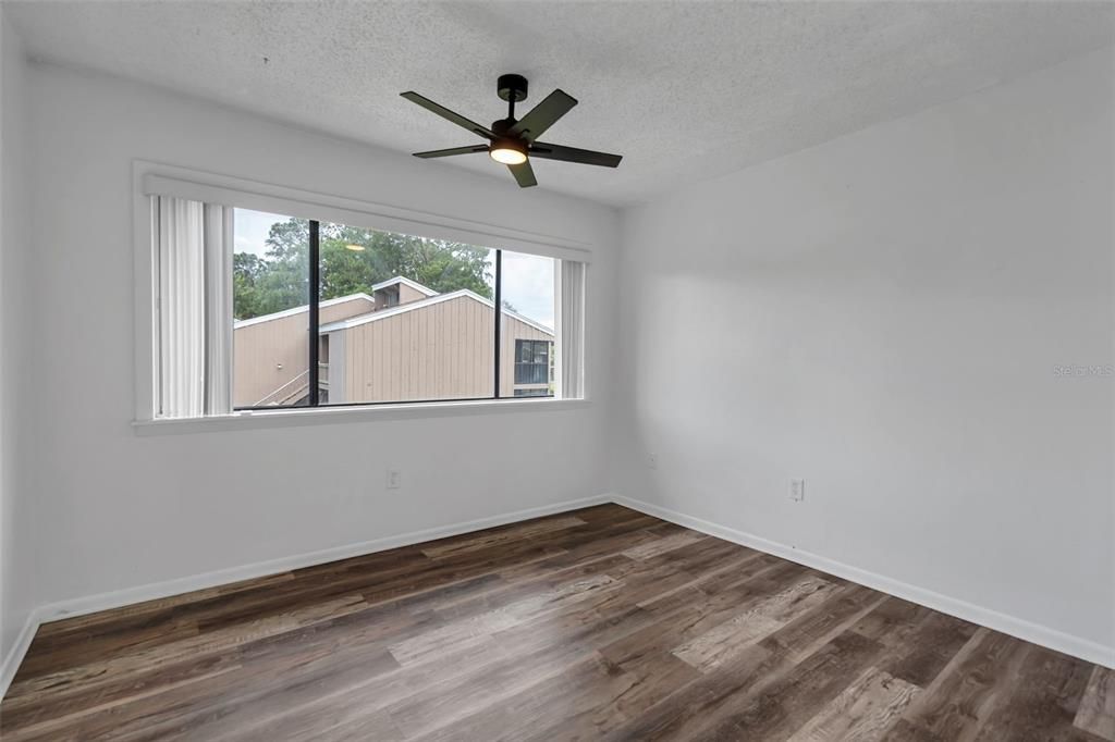 For Sale: $159,000 (2 beds, 2 baths, 1139 Square Feet)