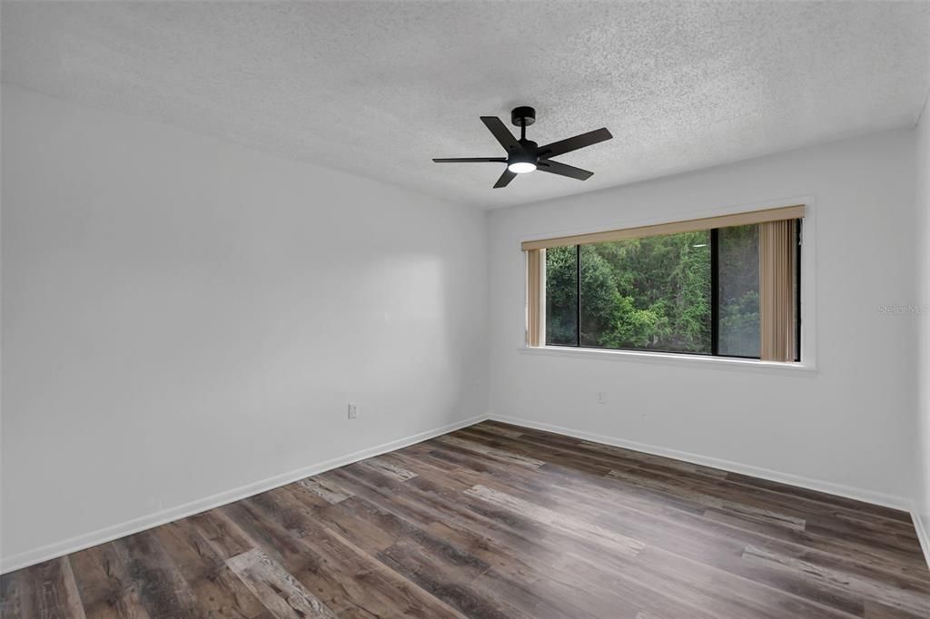 For Sale: $159,000 (2 beds, 2 baths, 1139 Square Feet)