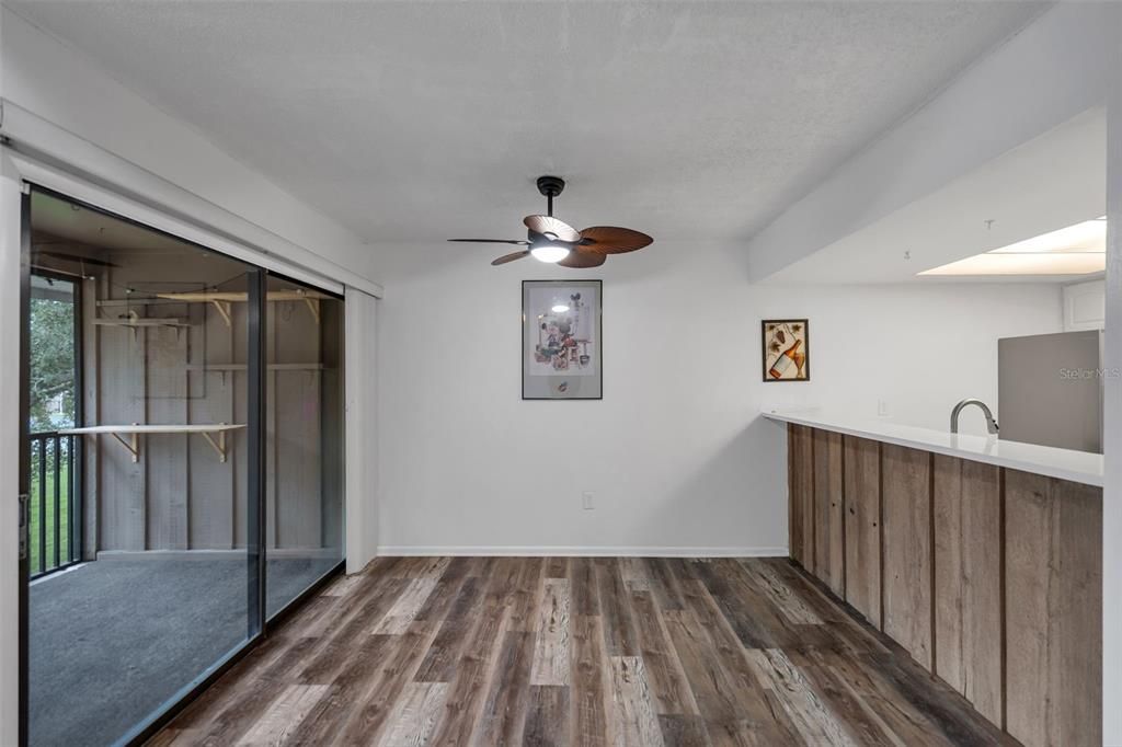 For Sale: $159,000 (2 beds, 2 baths, 1139 Square Feet)