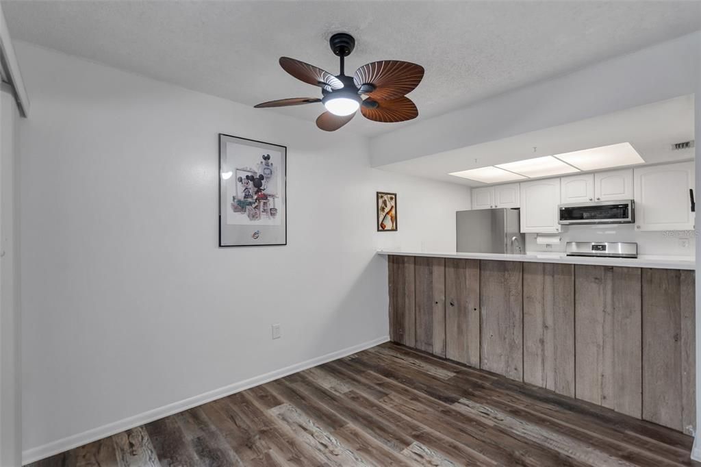 For Sale: $159,000 (2 beds, 2 baths, 1139 Square Feet)