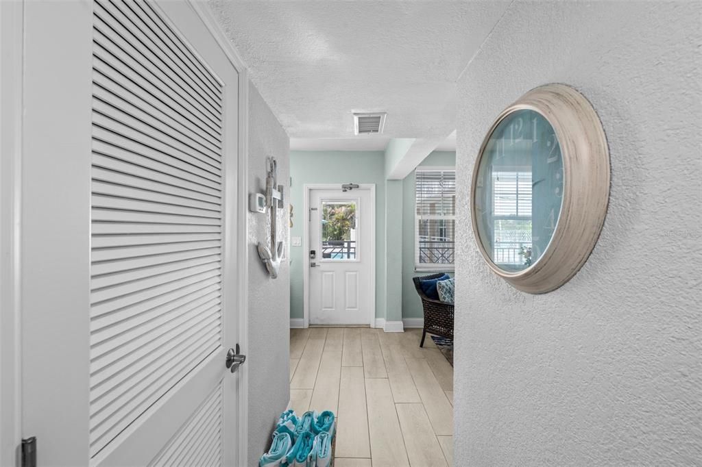 For Sale: $499,900 (2 beds, 1 baths, 500 Square Feet)