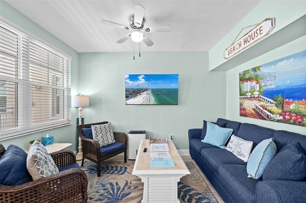 For Sale: $499,900 (2 beds, 1 baths, 500 Square Feet)