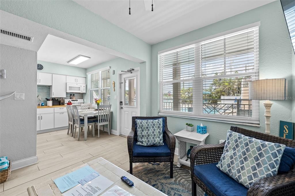 For Sale: $499,900 (2 beds, 1 baths, 500 Square Feet)