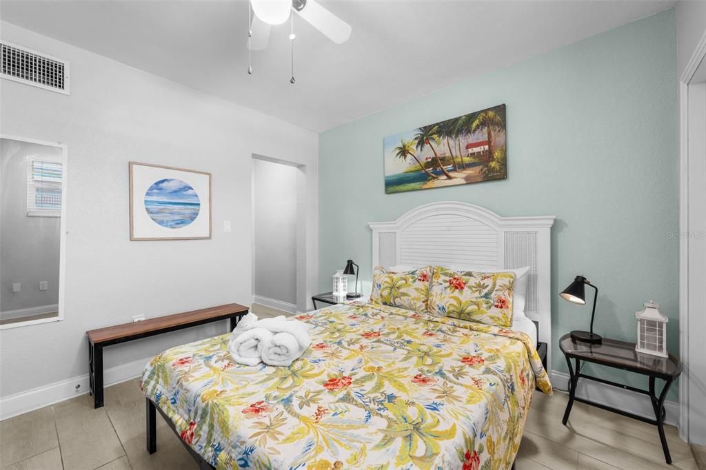 For Sale: $499,900 (2 beds, 1 baths, 500 Square Feet)