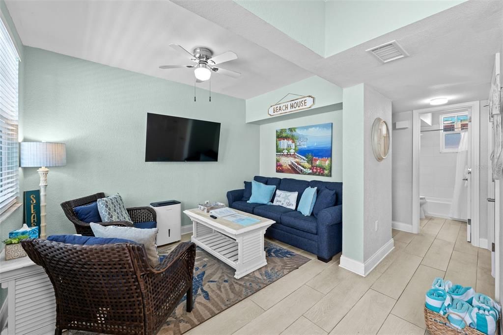 For Sale: $499,900 (2 beds, 1 baths, 500 Square Feet)