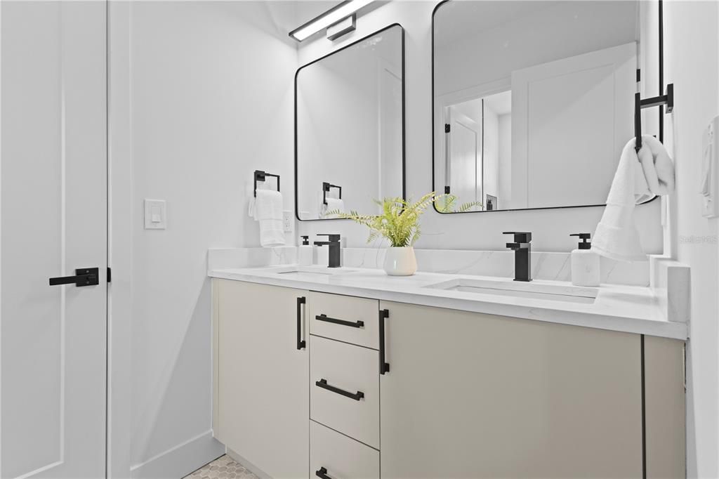 For Rent: $8,500 (5 beds, 4 baths, 3781 Square Feet)