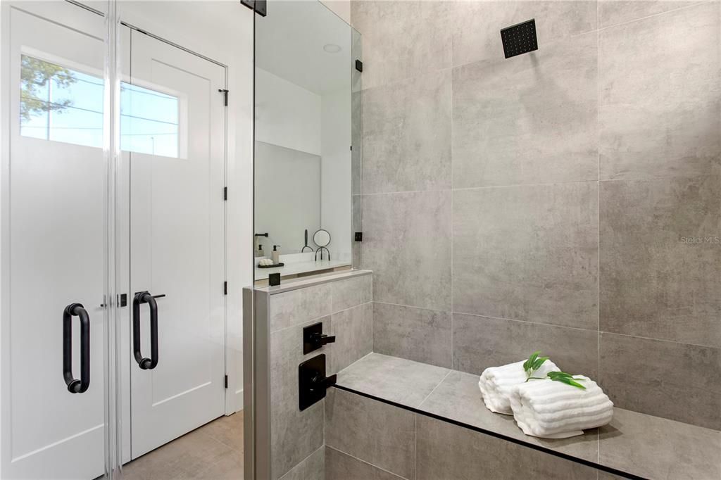 For Rent: $8,500 (5 beds, 4 baths, 3781 Square Feet)